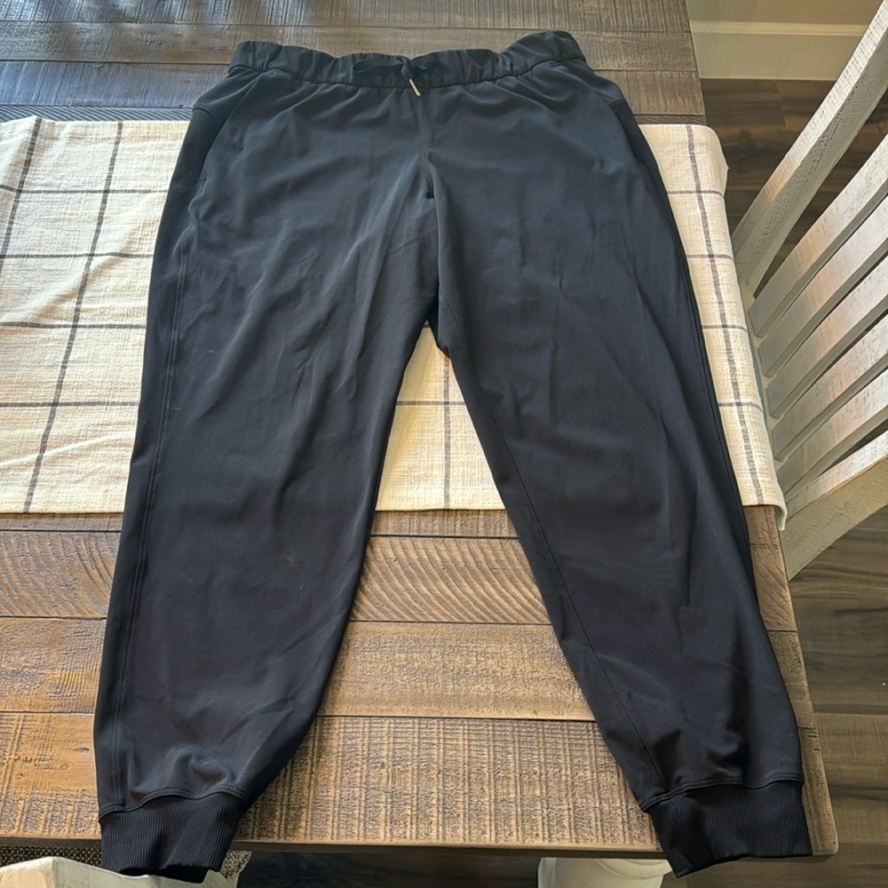Lululemon Women’s Joggers (On The Fly)